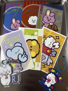 BT21 ステッカー・カードセットとキーホルダーセット