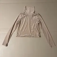NICE CLAUP タートルネックトップス ベージュのサムネイル