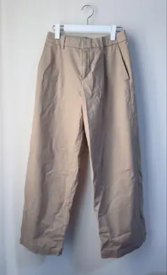 ユニクロ チノ テーパードパンツ