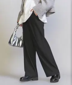 ビューティーアンドユース　ストレートパンツスラックス　黒バックゴムフルレングス