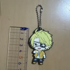 カラフルピーチ　キーホルダー　たっつん