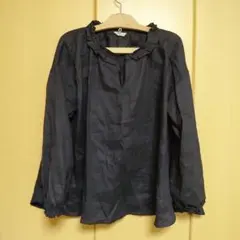 サマンサモスモス立川　黒いフリル付き長袖ブラウス