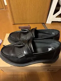Dr. Martens ブラック ローファー タッセル付き