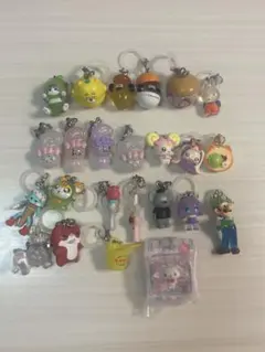 ガチャガチャ 雑貨 まとめ売り 大量 【65点以上！！】 - メルカリ