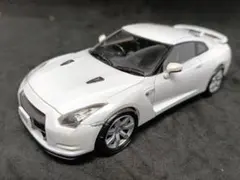 1/43 日産 GT-R パールホワイトのサムネイル
