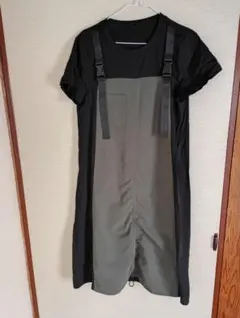サスペンダー付き黒グレーワンピース