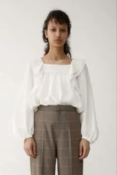 moussy ラッフル ブラウス ホワイトのサムネイル