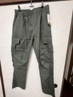 新品未使用 ストレッチカーゴパンツXLサイズ オリーブグリーン - メルカリ
