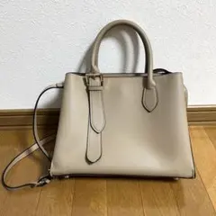 美品 女性 ビジネスバッグ トートバッグ ワンサイドベルトバッグ 底鋲付き