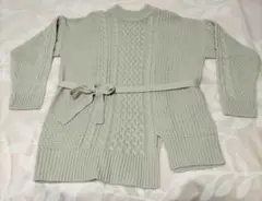 ケーブル編みニットセーター Mサイズ