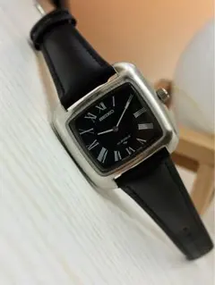 セイコー ヴィンテージ シャリオ 6030-5210 黒文字盤 ローマン - メルカリ