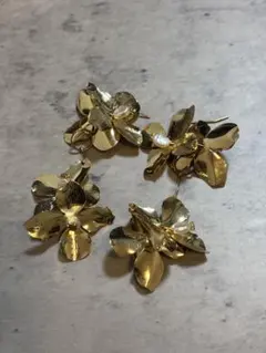 結婚式ピアス 花モチーフ 花形ピアス ゴールドピアス パーティー アクセサリー