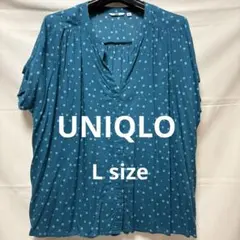 UNIQLO ドット柄青色Vネックシャツ