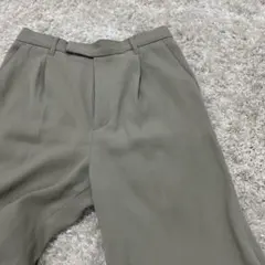 ベージュ プリーツ入り スラックス