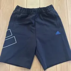 美品　　adidas 短パン　140cm ネイビー