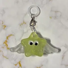 星型樹脂チャーム 透明な翼付き ギョロ目ちゃん