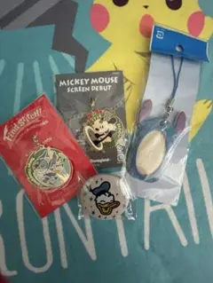ディズニー ピンバッジ ストラップ まとめ売りのサムネイル