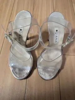 D. IANA jbbf公認クリアストラップ ハイヒール