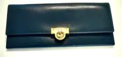 【極美品】ほぼ新品 GIVENCHY長財布 ターンロック ヴィンテージ グリーンのサムネイル