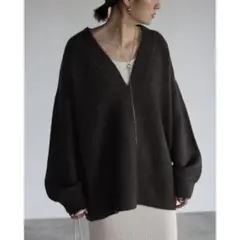 BONJOUR SAGAN ディープVネックニット チャコール