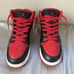 NIKE AIR JORDAN 1 ミッド スニーカー