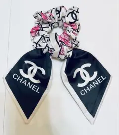 CHANEL シャネル ロゴ リボン シュシュ ヘアゴムのサムネイル