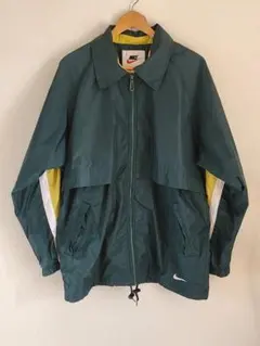 ナイロンジャケット 緑