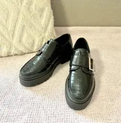 スプレイ　SpRay クロコ柄　バックル付き　厚底ローファー　M