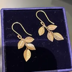 M*̈様 ココシュニック　リーフモチーフ ゴールドピアス　10金　美品　フックピのサムネイル