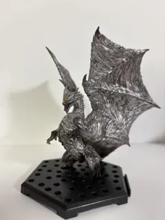【最終値下げ】モンスターハンター　クシャルダオラ　フィギュア