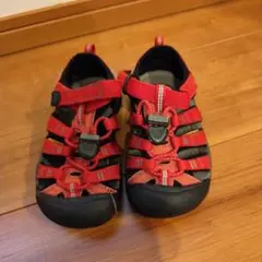 KEEN キッズ用 レッドサンダル