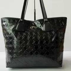 2025年最新】フェラガモ ハンドバッグ 黒の人気アイテム - メルカリ