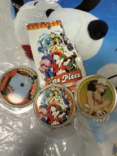 新品未使用　ユニバ　ワンピース　缶バッチ３点