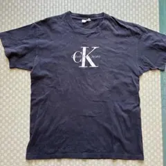 Calvin Klein 黒Tシャツ S-M