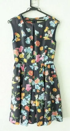 Chesty ノースリーブ　小鳥　花柄　ワンピース