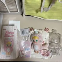 Baby Molly Pocket Friends 透明ケースカバーとスタイつき
