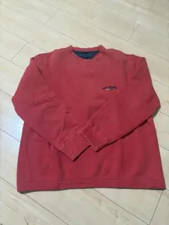 TOMMY HILFIGER 赤色トレーナー