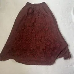 フレアスカート 赤と茶色の花柄