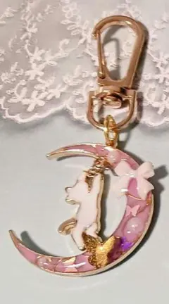 四つ葉のクローバー&ローズクォーツ 猫レジンキーホルダー