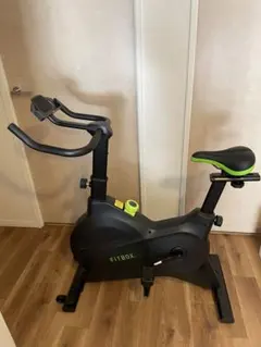 ♪FITBOX lite FBX-001B_01 黒 エアロバイク スピンバイク マット付♪ 月額3,980円レンタルプラン： FITBOX LITE フィットネスバイク 静音