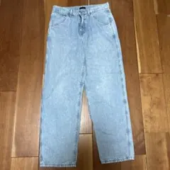 UNIQLO ライトブルーストレートデニムパンツ