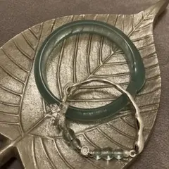 青緑色のガラスとシルバーブレスレット