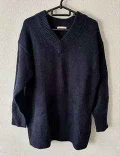 【GU】　ネイビー Vネック ニット M