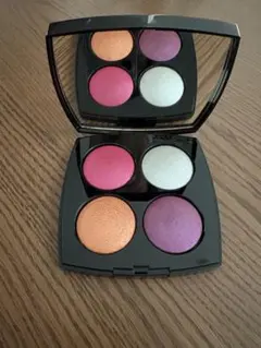 CHANEL アイシャドウチークパレット　エンチャンテッドナイト　限定