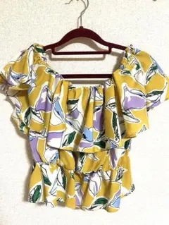 美品花柄フリル半袖ブラウスのサムネイル