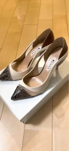 DIANA ベージュ/ブラウン ハイヒールパンプス