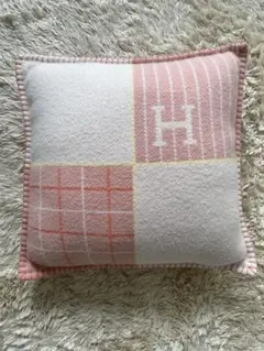 定価119900円 新品未使用 HERMES クッション タッタソール 2026年最新】HERMES クッション・座布団の人気アイテム - メルカリ