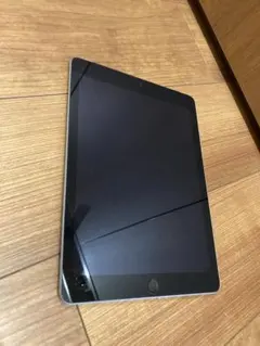 Apple iPad 第5世代　本体 セルラーモデル　32G