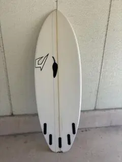 サーフボード　JUSTICE Carroll　トライフィン　ハードケース 付き サーフボード JUSTICE Carroll トライフィン ハードケース 付き