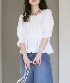 新品タグ付き】ラブティックボンボン シャーリングギャザーブラウス